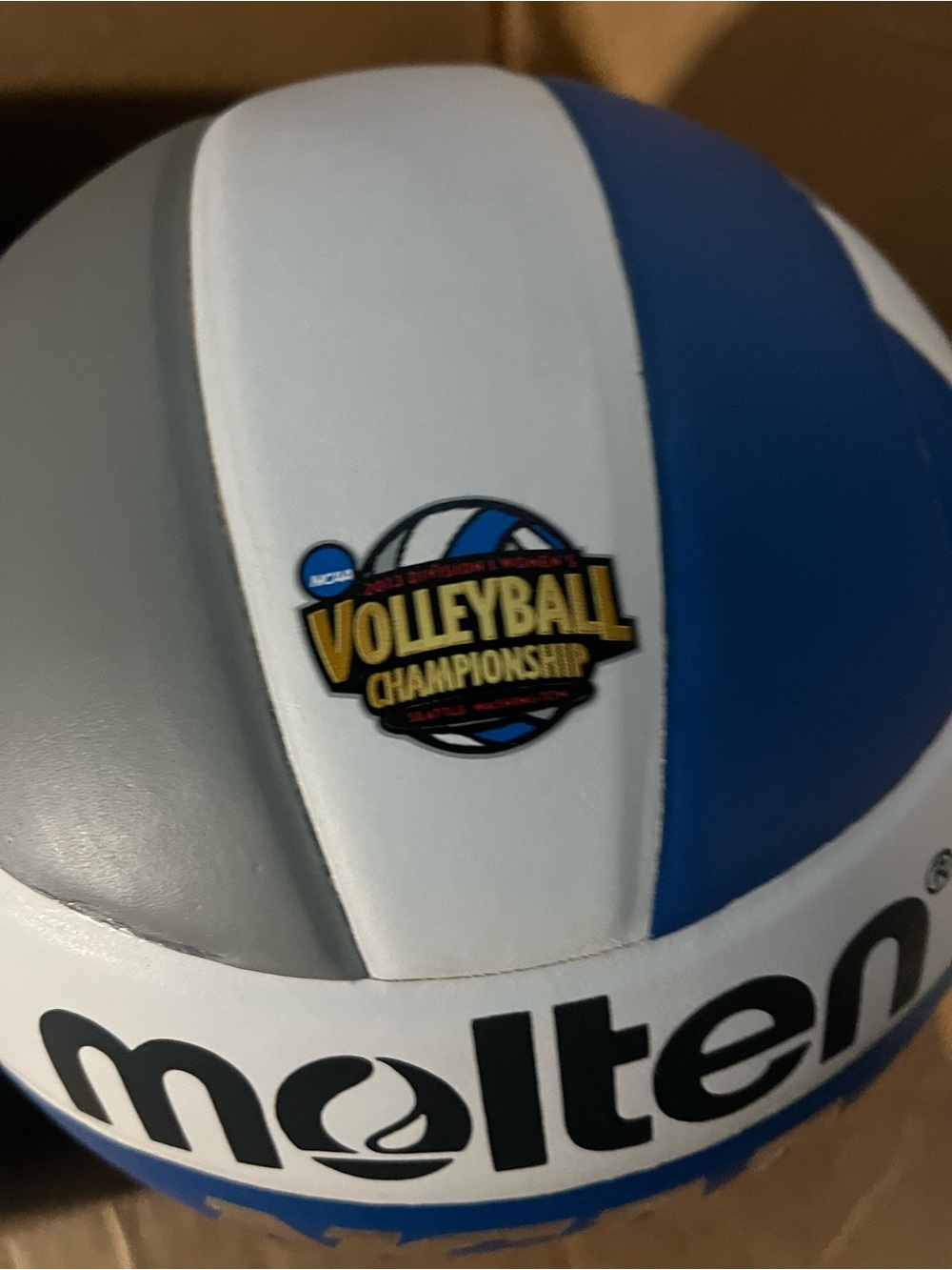 Molten NCAA Super Touch Indoor Volleyball official - Picture 6 of 7